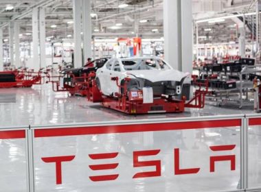 Bolsonaro confirma viagem aos EUA para tentar trazer fábrica da Tesla para o Brasil