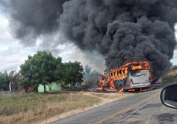 Grave acidente entre ônibus da São Matheus deixa 2 mortos e mais de 40  encaminhados para hospitais da região - avozdocampo