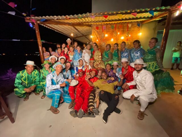 Influenciador adotado por casal americano volta a sua cidade natal, Tucano, e promove festa de 2 dias para amigos
